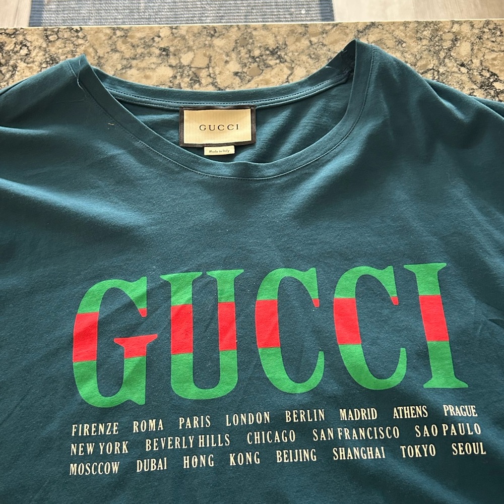 Gucci Men's Teal Graphic T-Shirt